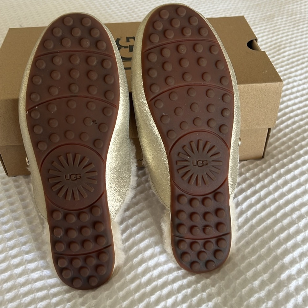 UGG LANE Slipper/Slide - Picture 5 of 5